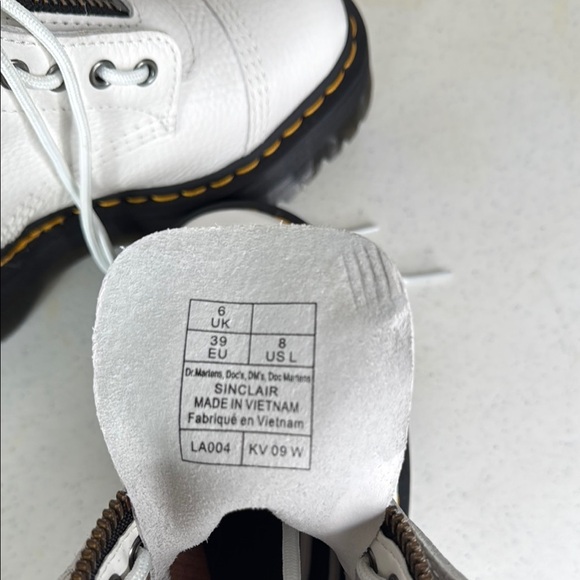 Dr. Martens Sinclair Platform Bootie (Women) Sz 8 NWOB - Picture 10 of 15